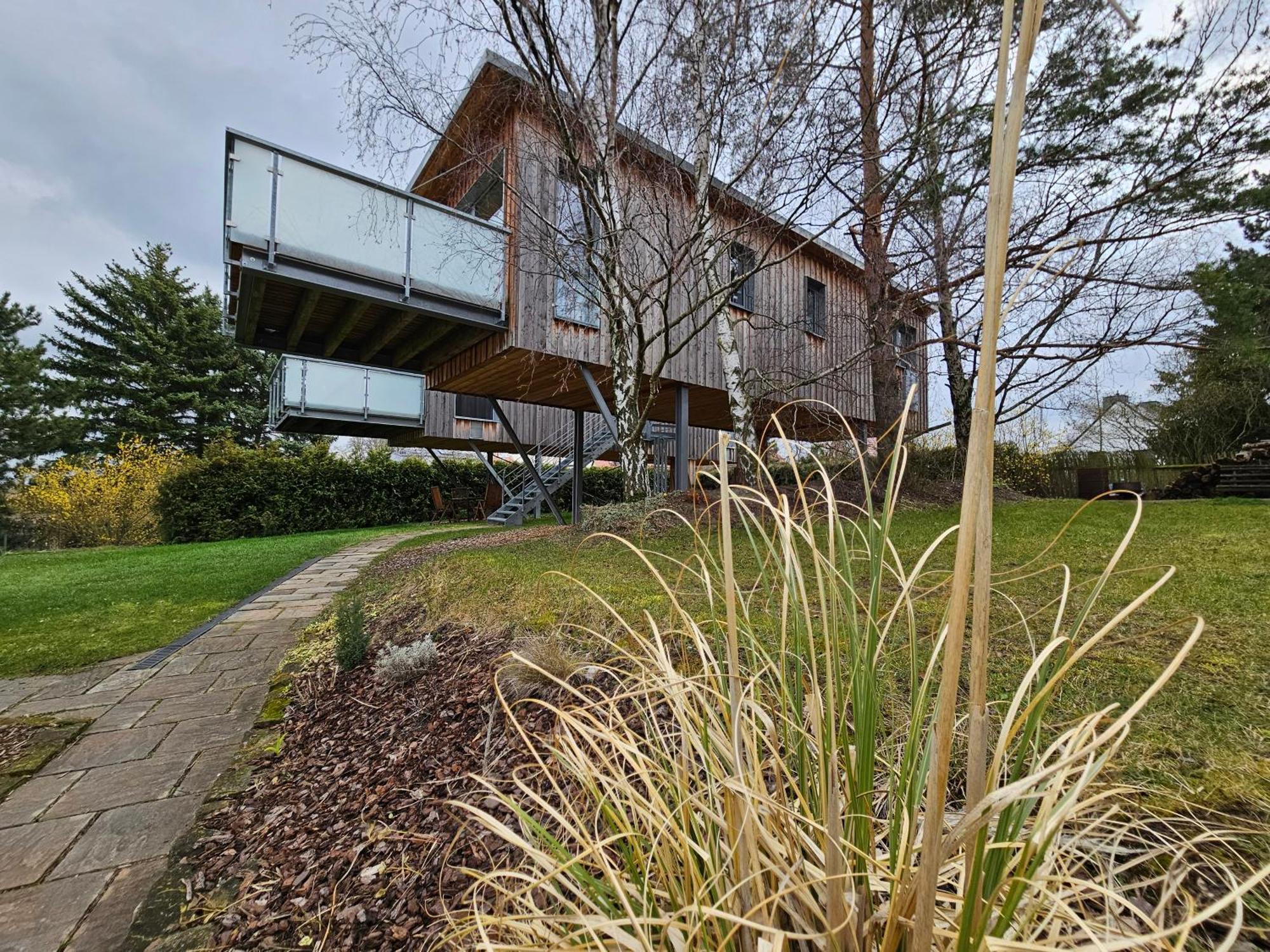 Вилла Baumhaus Und Tinyhaus Мюльхаузен Экстерьер фото
